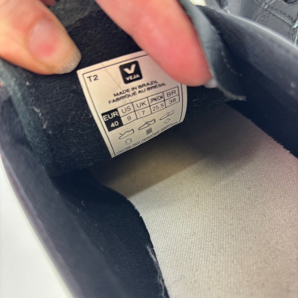 Veja Black and White Leather Campo Low profile Women's Sneakers - Picture 7 of 8